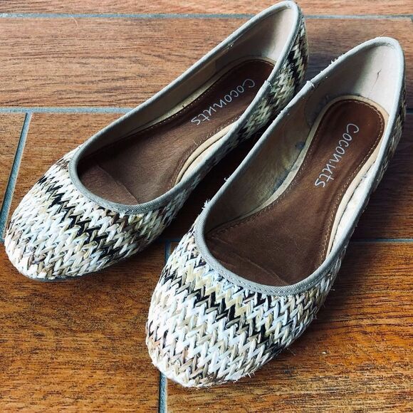 Coconuts Woven Straw Slip-On Summer Flats Shoes 8 - Picture 1 of 1